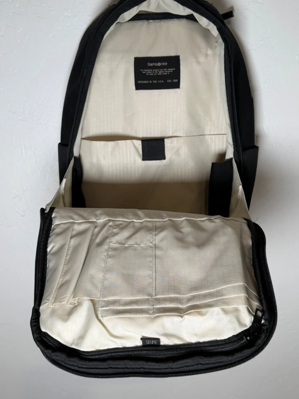 Samsonite 100012-001 - Executive Computer Black Work Office Backpack